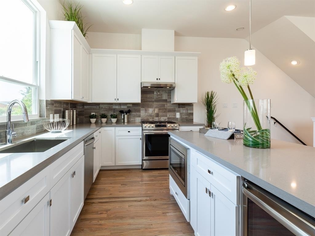 310 Jensen Drive - Photo 8