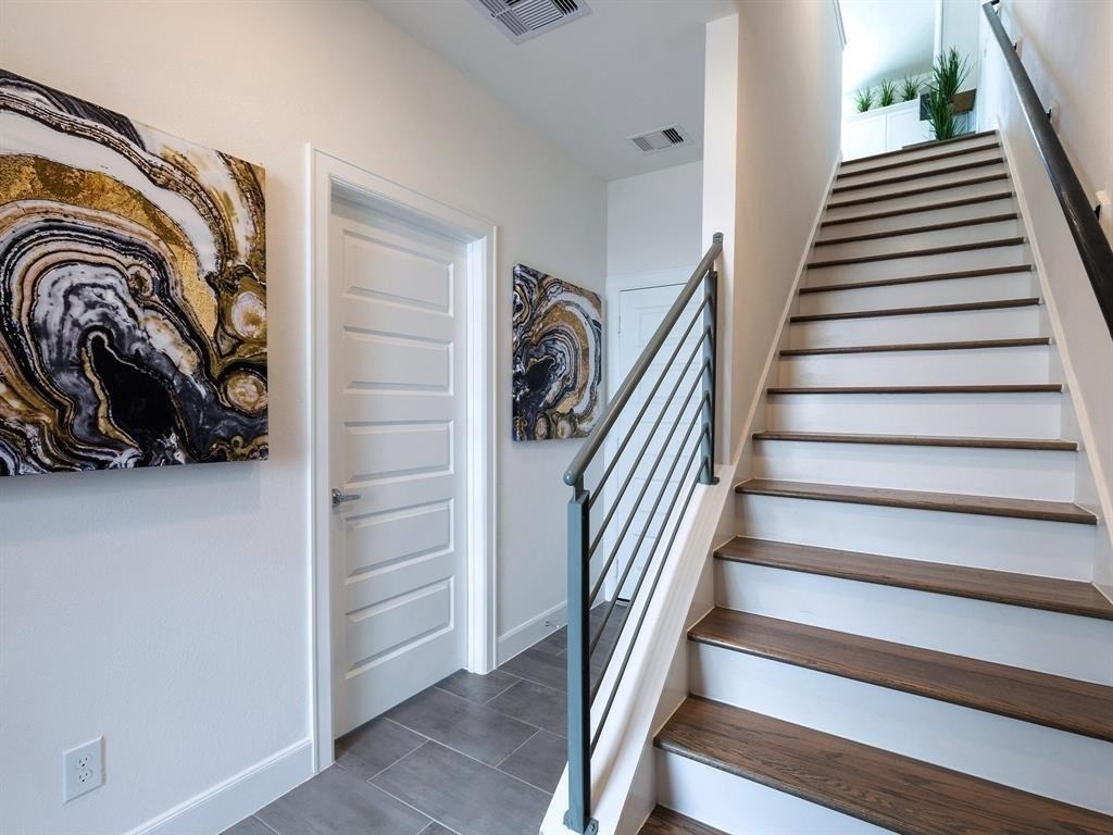 310 Jensen Drive - Photo 5