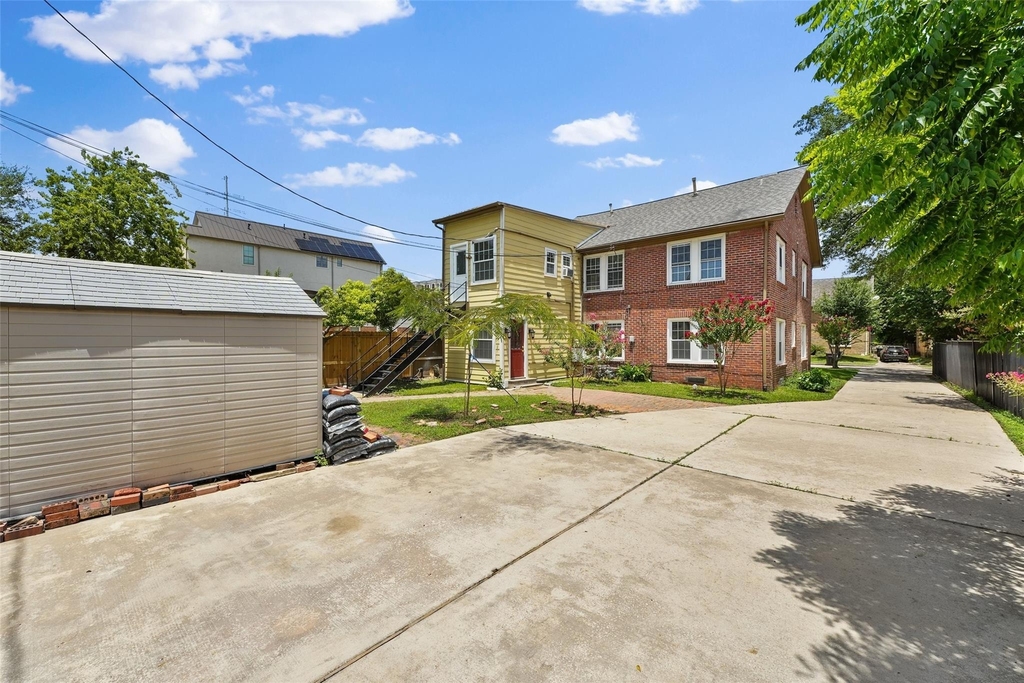 1637 Castle Court - Photo 12