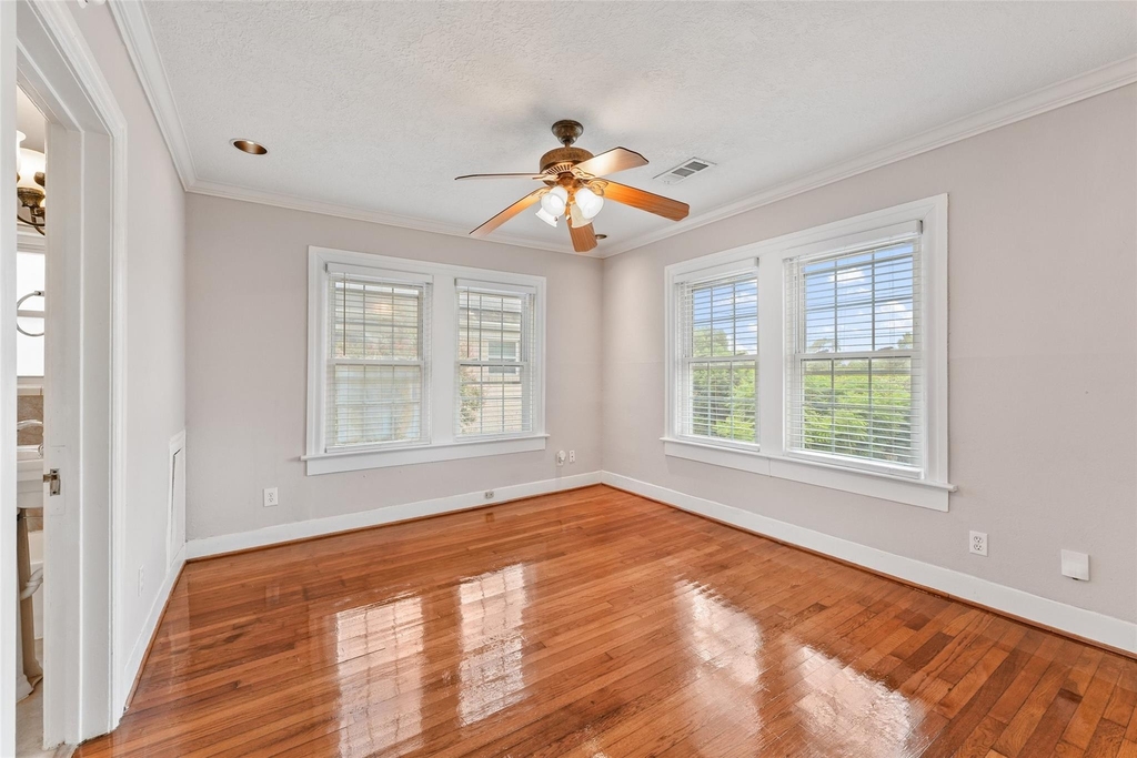 1637 Castle Court - Photo 6