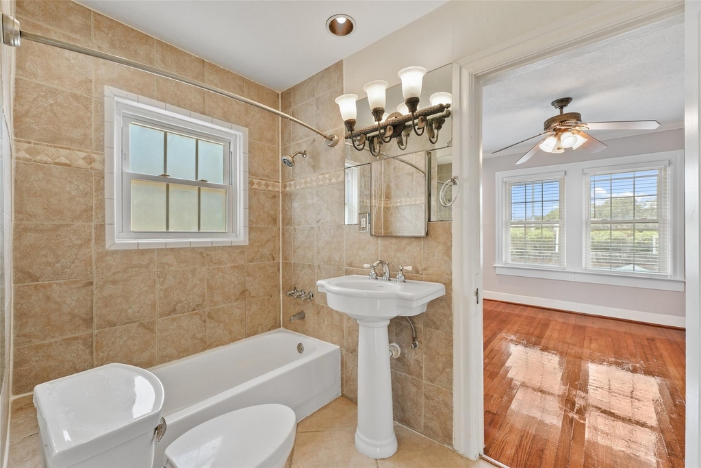 1637 Castle Court - Photo 7