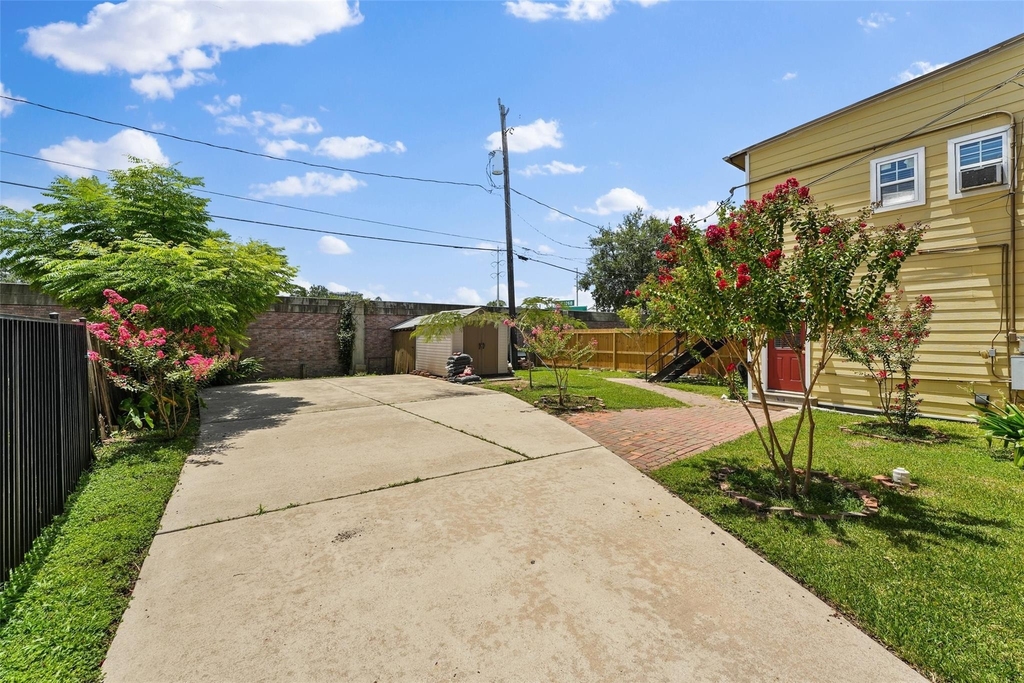1637 Castle Court - Photo 13