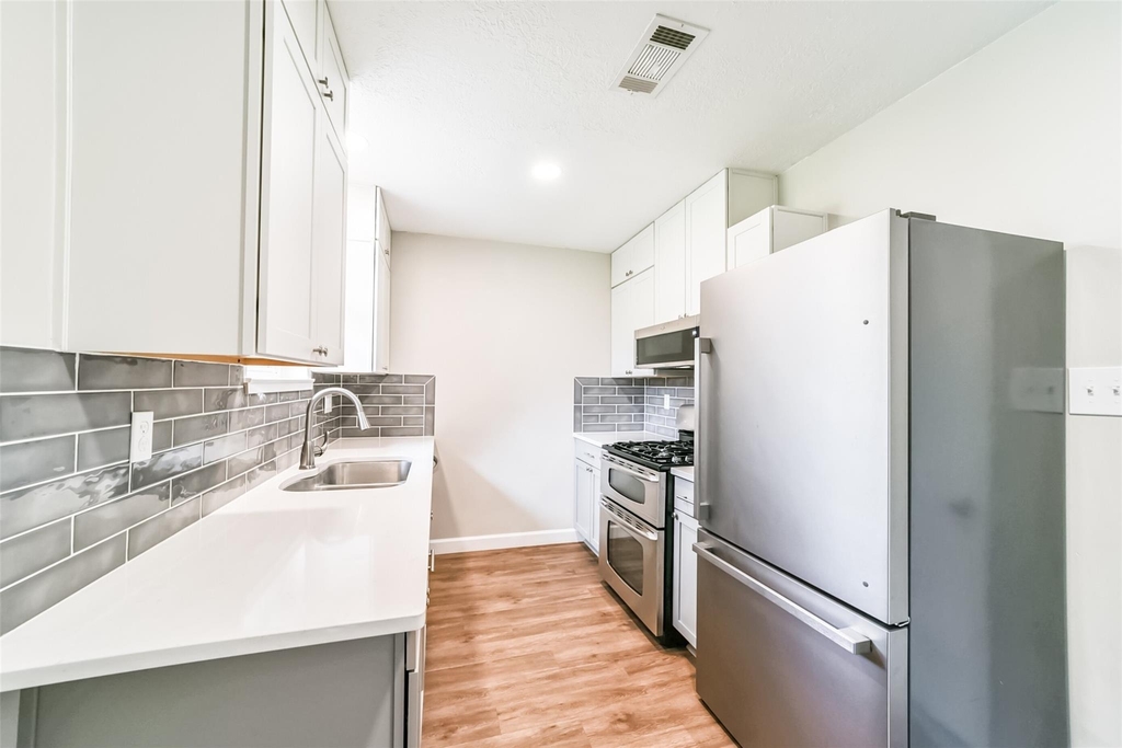 504 Avondale Lane - Photo 5