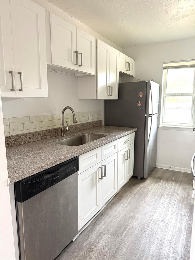 200 Hill Street - Photo 10