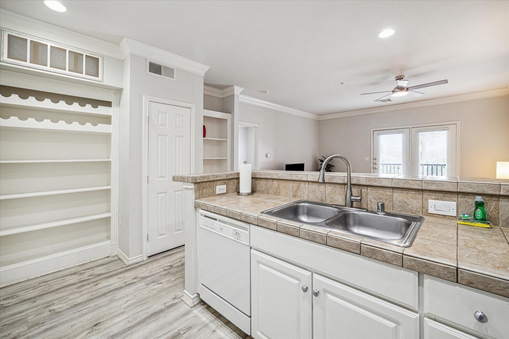 2400 Mccue Road - Photo 4