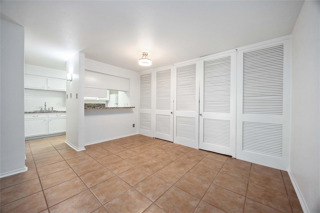 3131 Cummins Street - Photo 6
