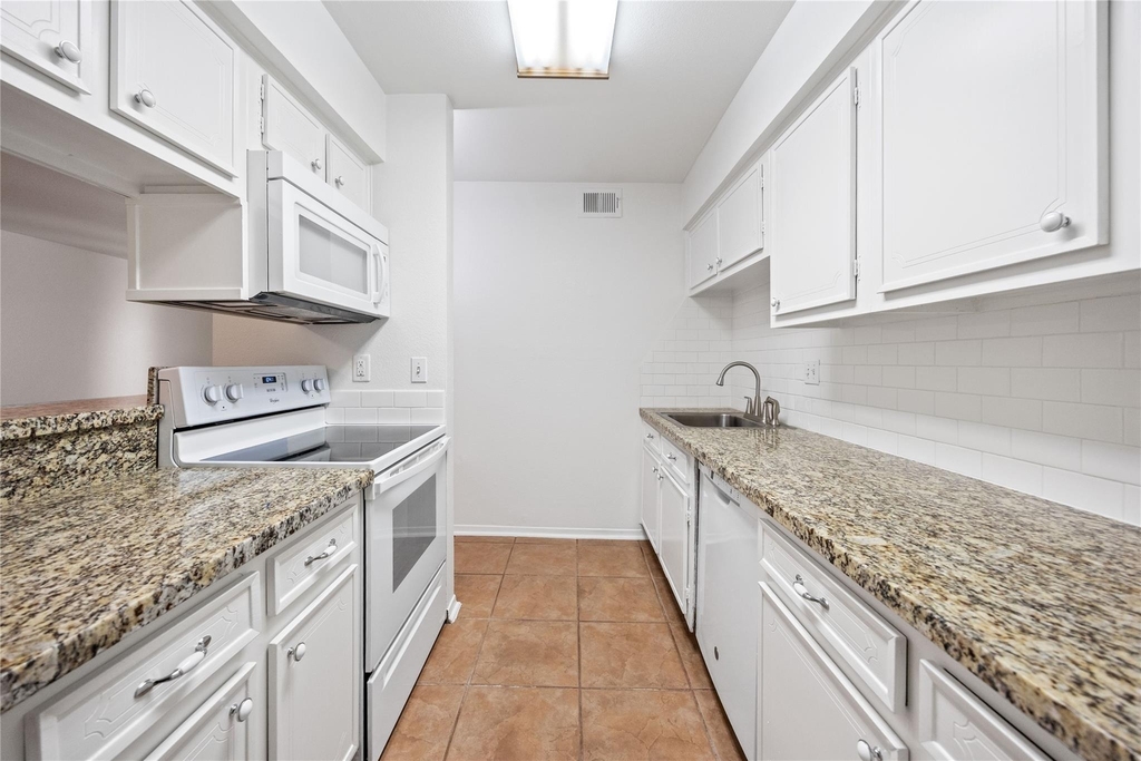 3131 Cummins Street - Photo 11