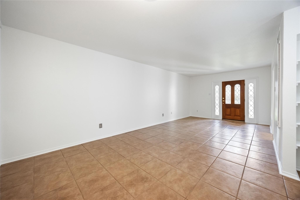 3131 Cummins Street - Photo 7