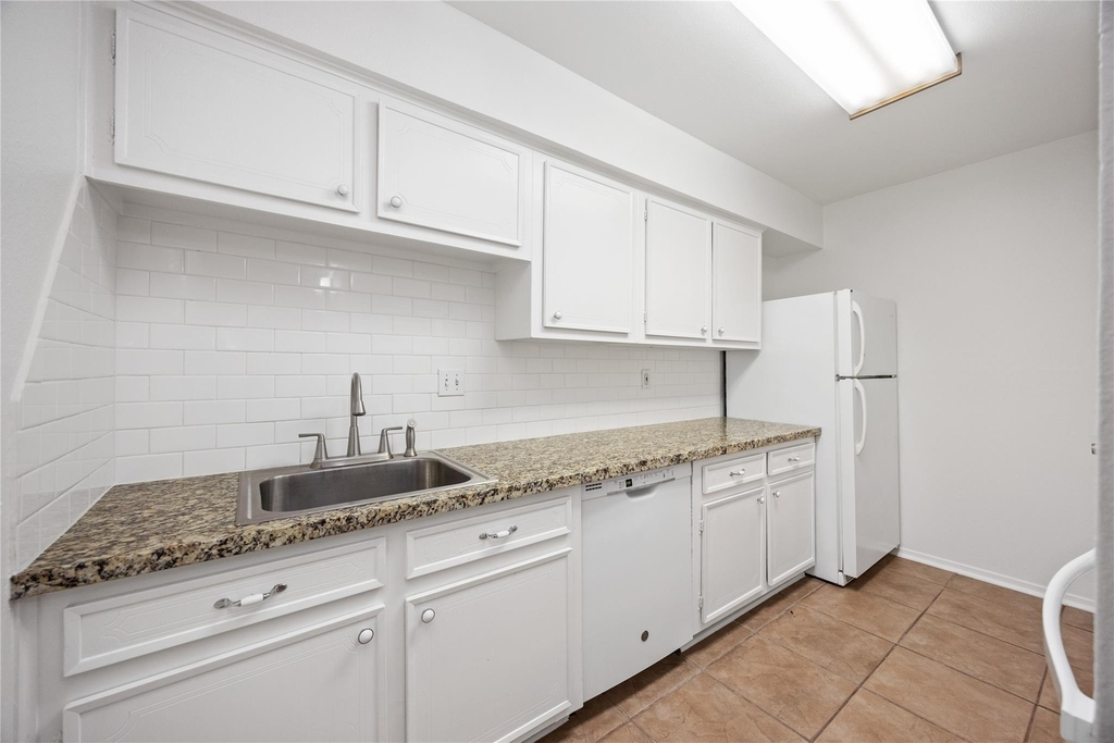 3131 Cummins Street - Photo 10