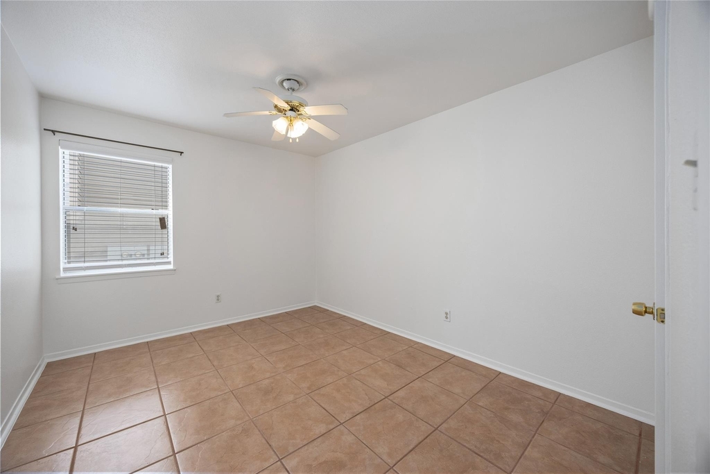 3131 Cummins Street - Photo 13