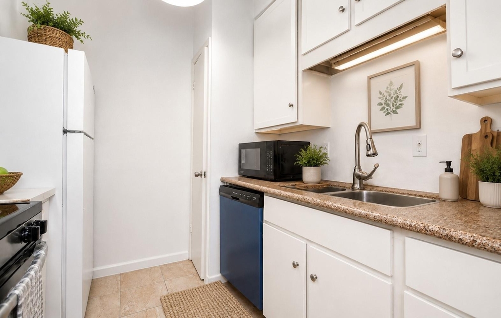 10047 Westpark Drive - Photo 11