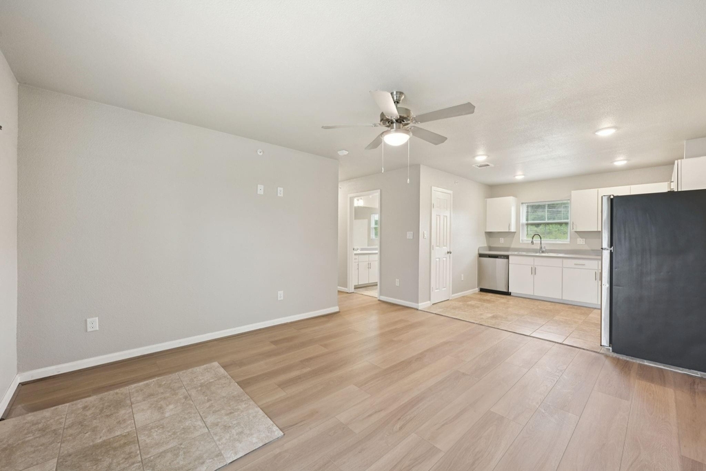 270 Plez Morgan Drive - Photo 6