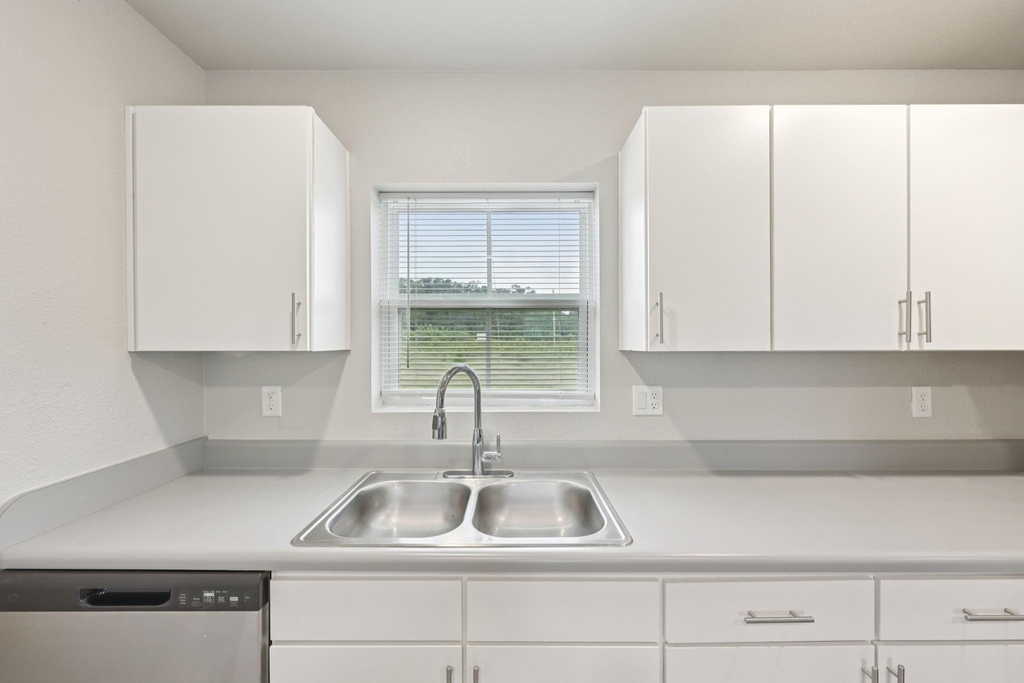 270 Plez Morgan Drive - Photo 10