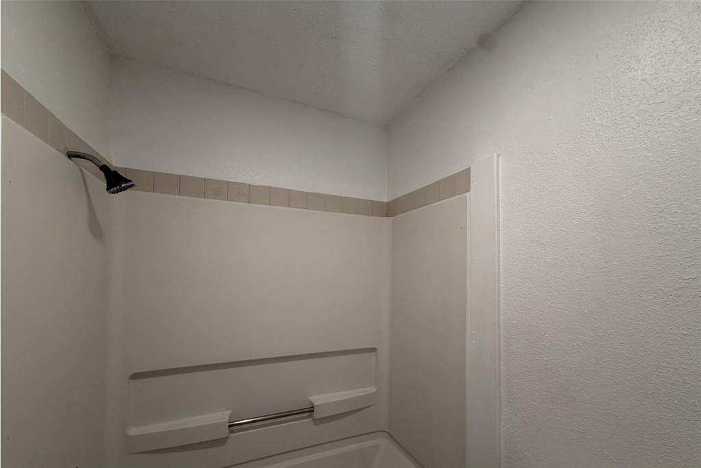 626 12th Street N - Photo 9