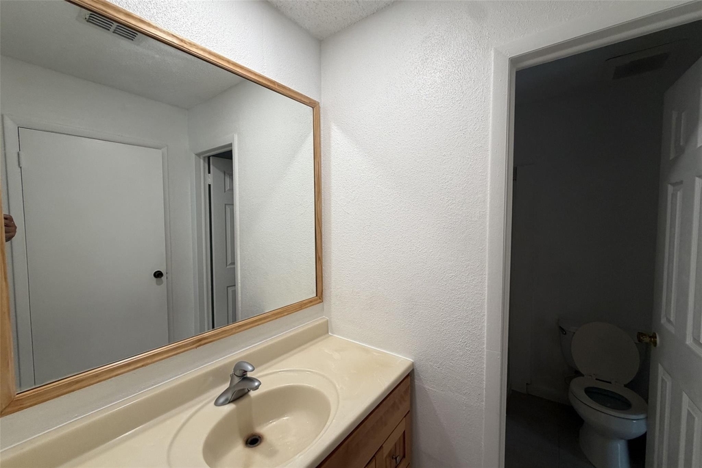 626 12th Street N - Photo 10