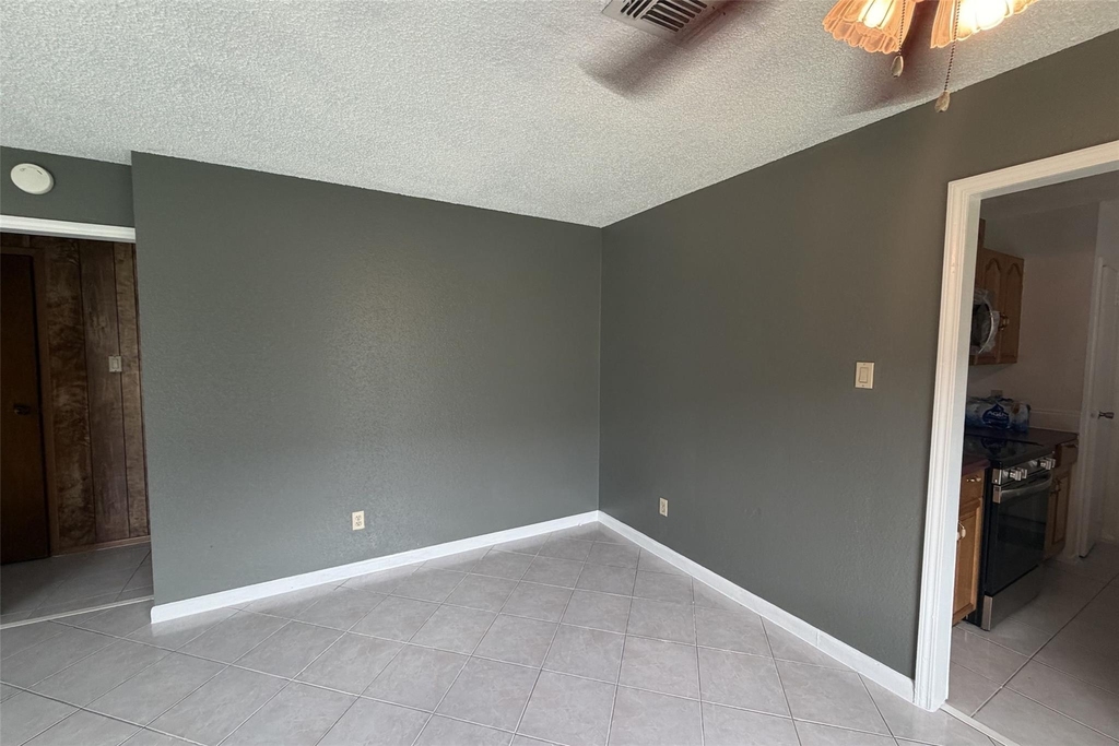 626 12th Street N - Photo 5