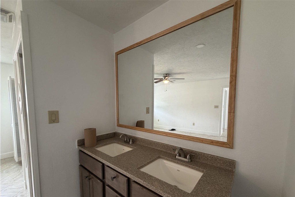 626 12th Street N - Photo 8