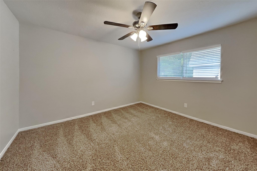 12127 Rocky Lake Drive - Photo 16