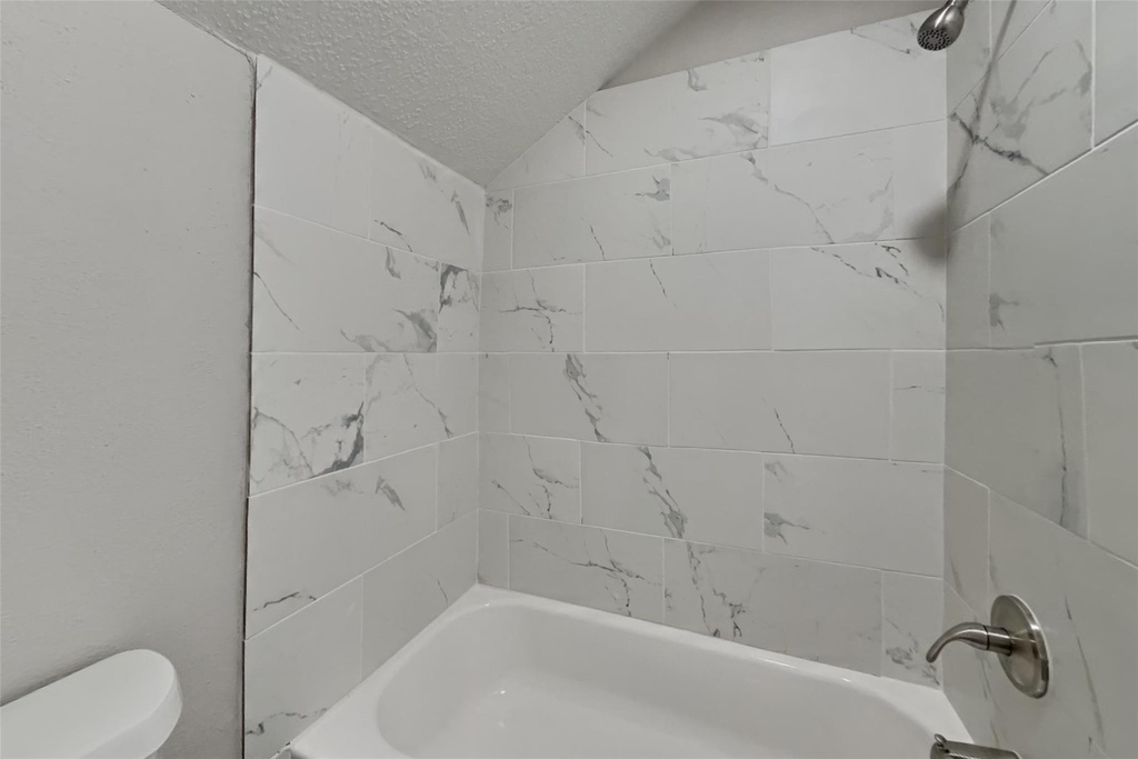 12127 Rocky Lake Drive - Photo 18