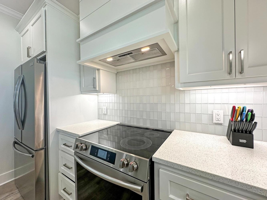 917 Westview - Photo 5