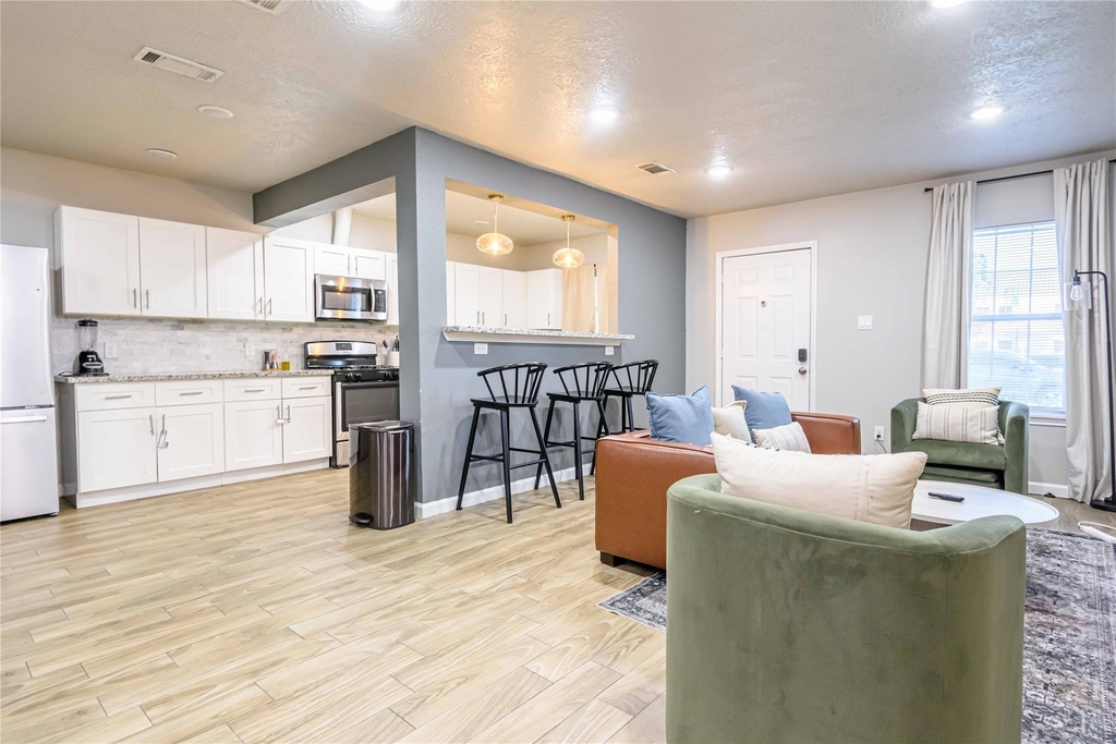3818 Blodgett Street - Photo 8