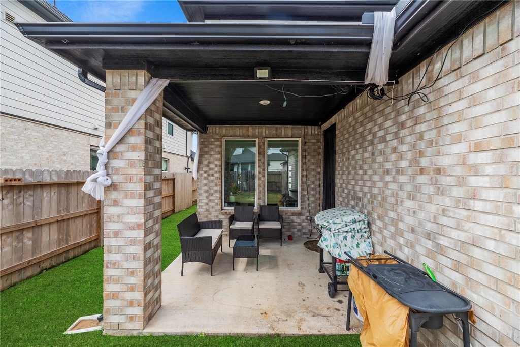 21646 Laggan Cliff Lane - Photo 38