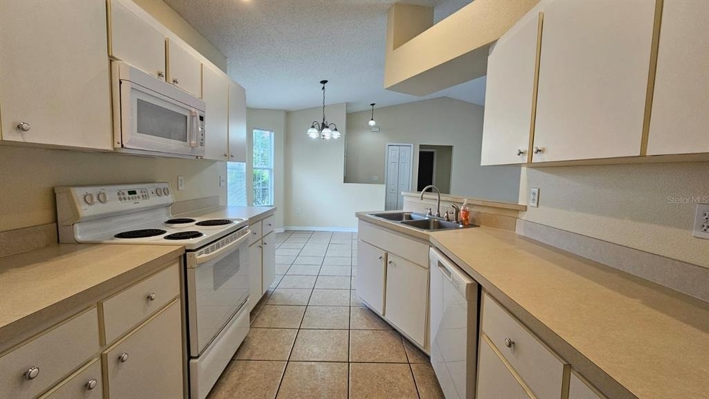 10368 Lansfield Street - Photo 14