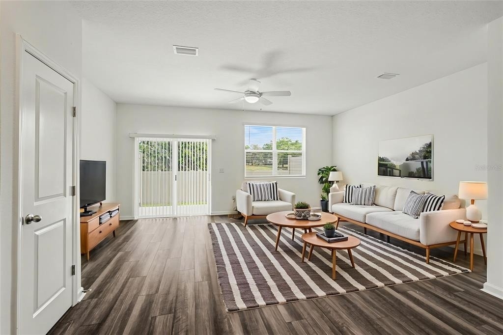11898 Sylvia Street - Photo 8