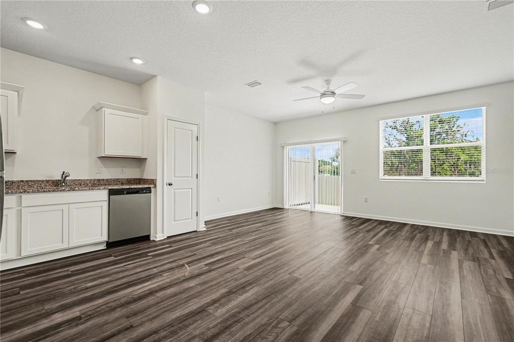 11898 Sylvia Street - Photo 7