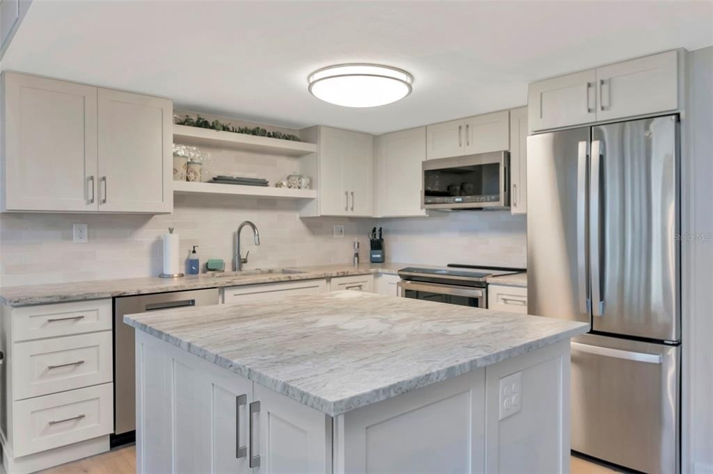 17580 Gulf Boulevard - Photo 2