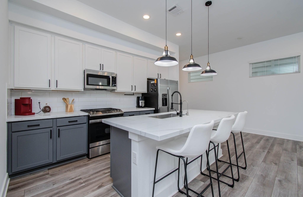 970 Highland Sound Lane - Photo 1