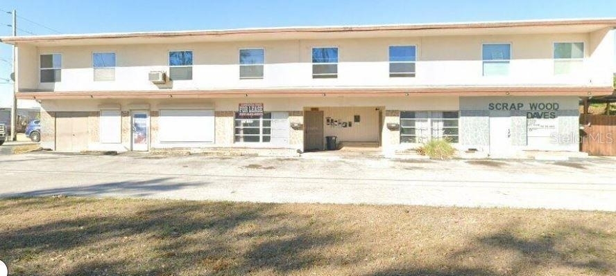 2440 25th Street N - Photo 0