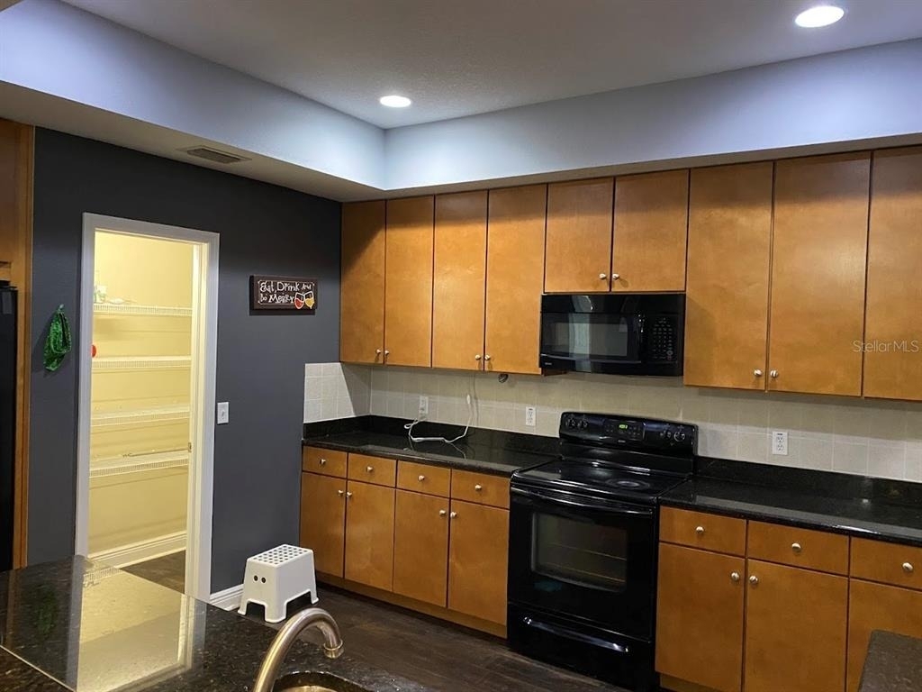16125 Churchview Drive - Photo 9