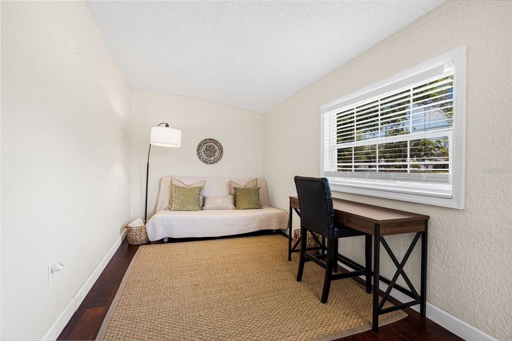 3301 9th Avenue N - Photo 2