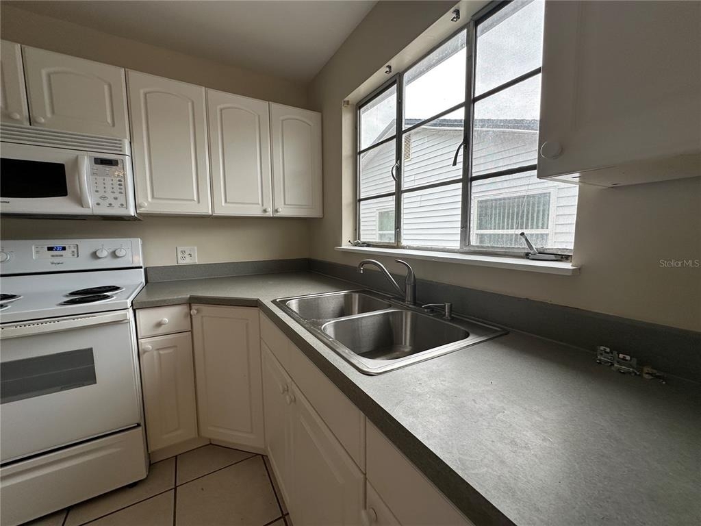 4526 6th Avenue N - Photo 12