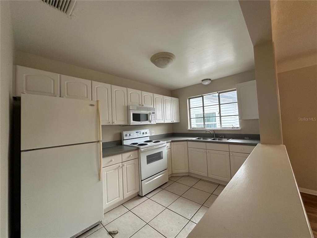 4526 6th Avenue N - Photo 11