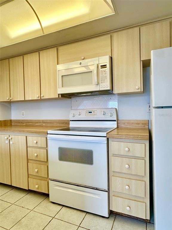 2617 Cove Cay Drive - Photo 2