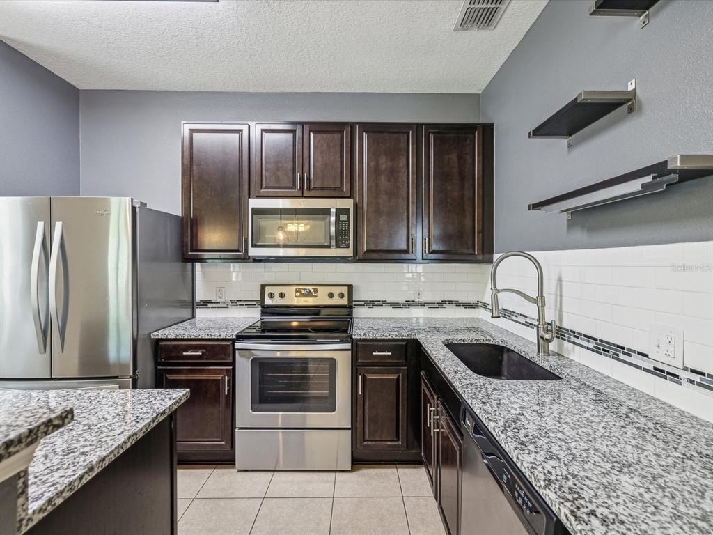 11525 Southern Creek Drive - Photo 17