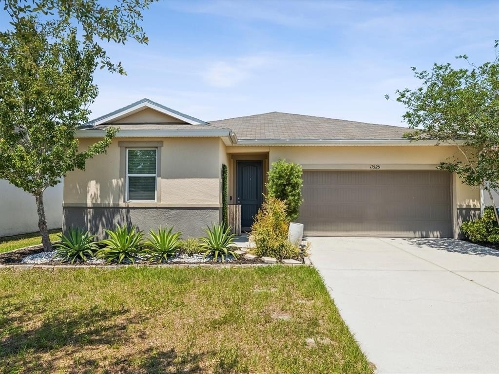 11525 Southern Creek Drive - Photo 0