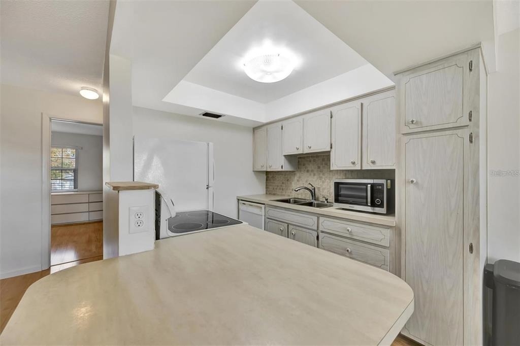 650 Pinellas Point Drive S - Photo 8