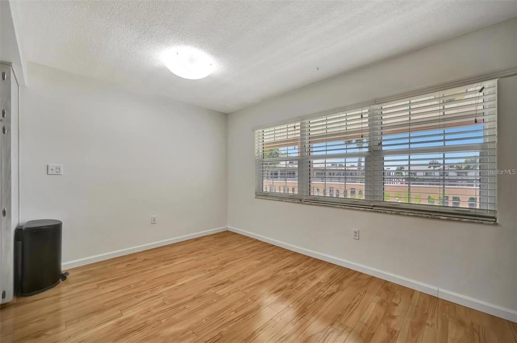 650 Pinellas Point Drive S - Photo 5