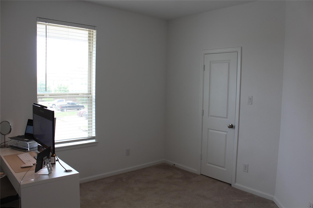 4203 Champlain Way - Photo 24