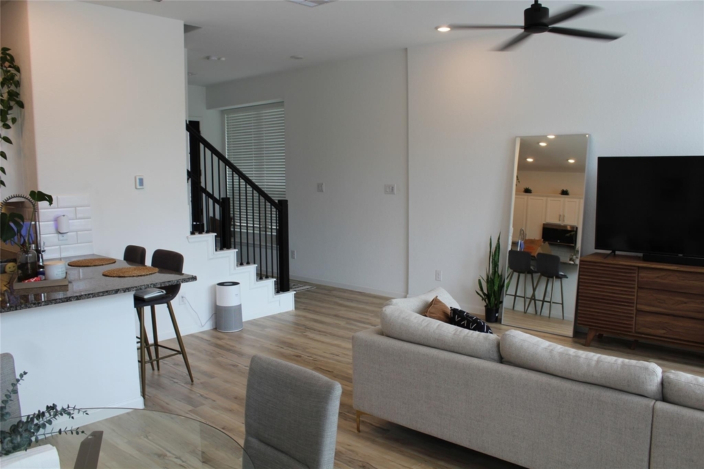 4203 Champlain Way - Photo 15