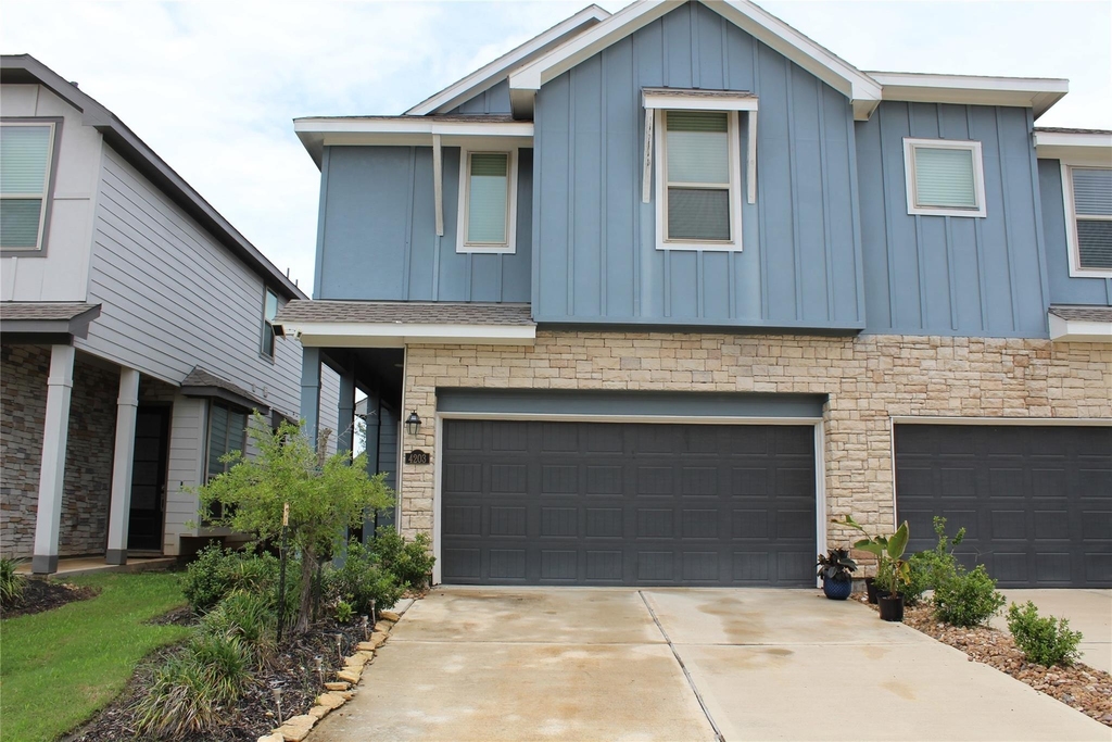 4203 Champlain Way - Photo 0