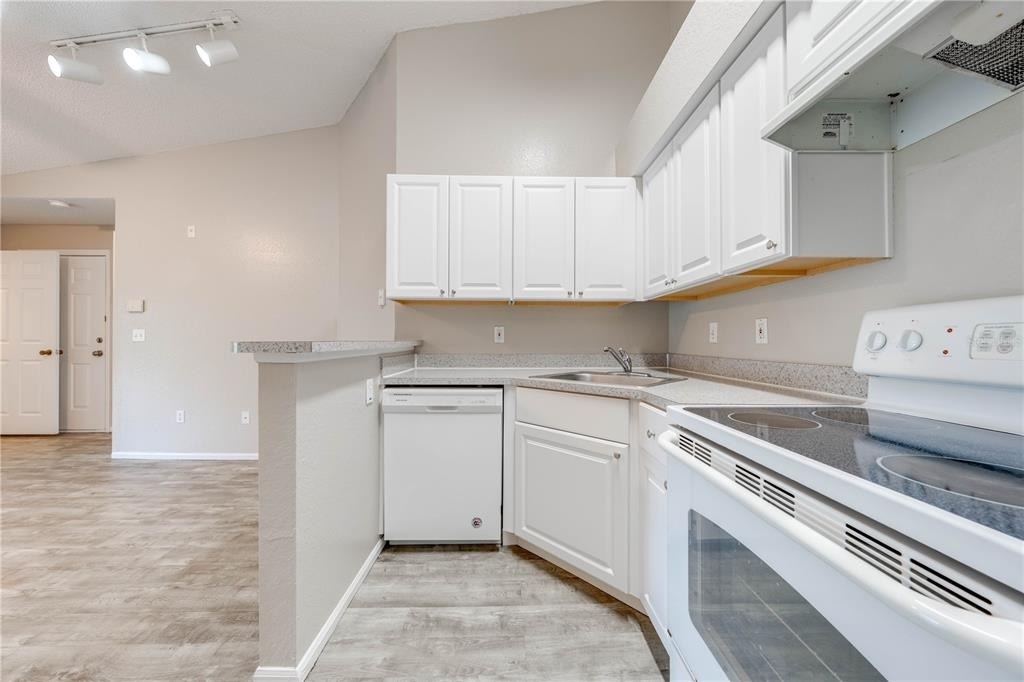 2210 Yankee Place - Photo 2
