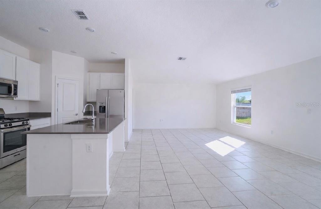 9347 Revere Avenue - Photo 7