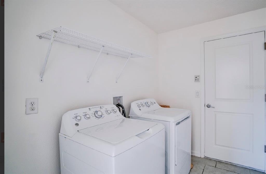9347 Revere Avenue - Photo 18