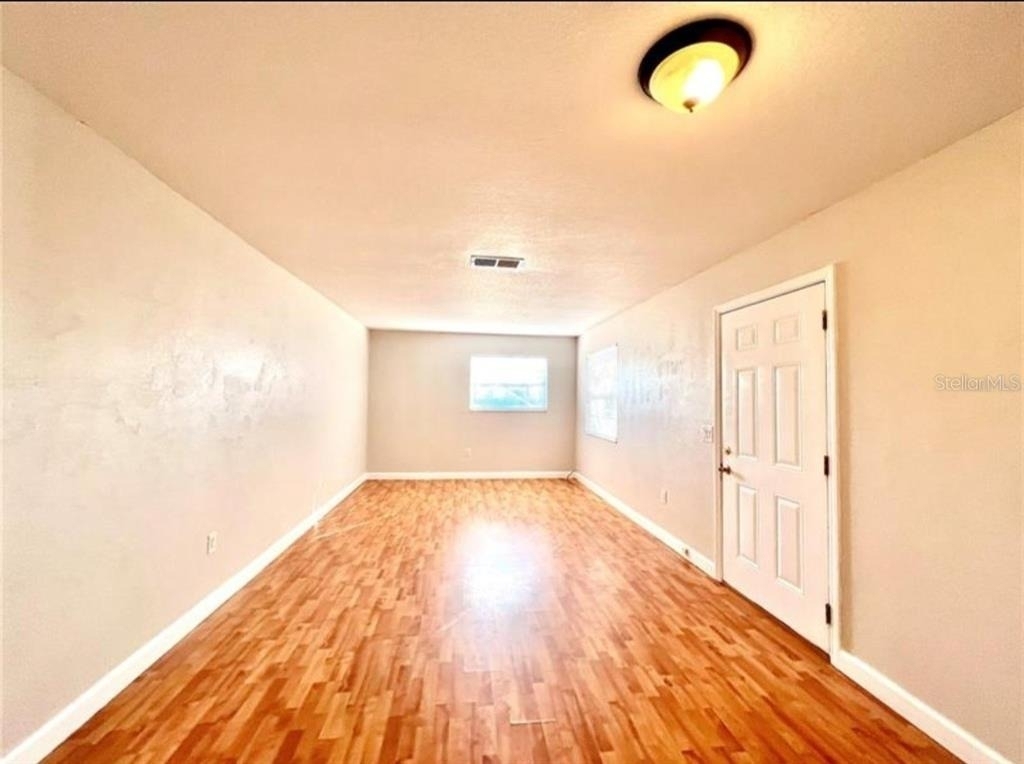 209 Avenue B Se - Photo 4