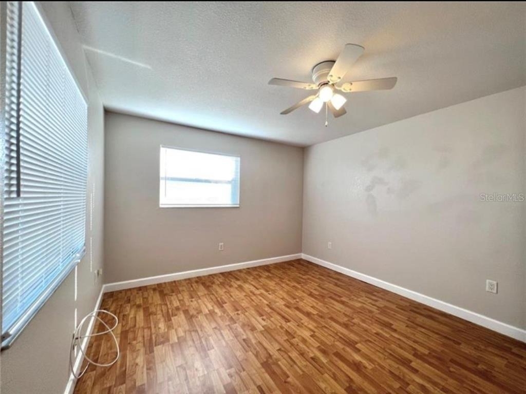209 Avenue B Se - Photo 11