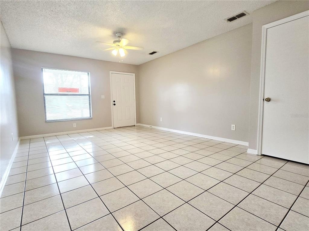 1423 Montana Avenue - Photo 3